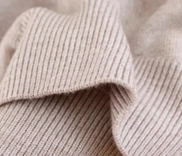 Comfortable Minimalist Knit Sweater for Fall/Winter